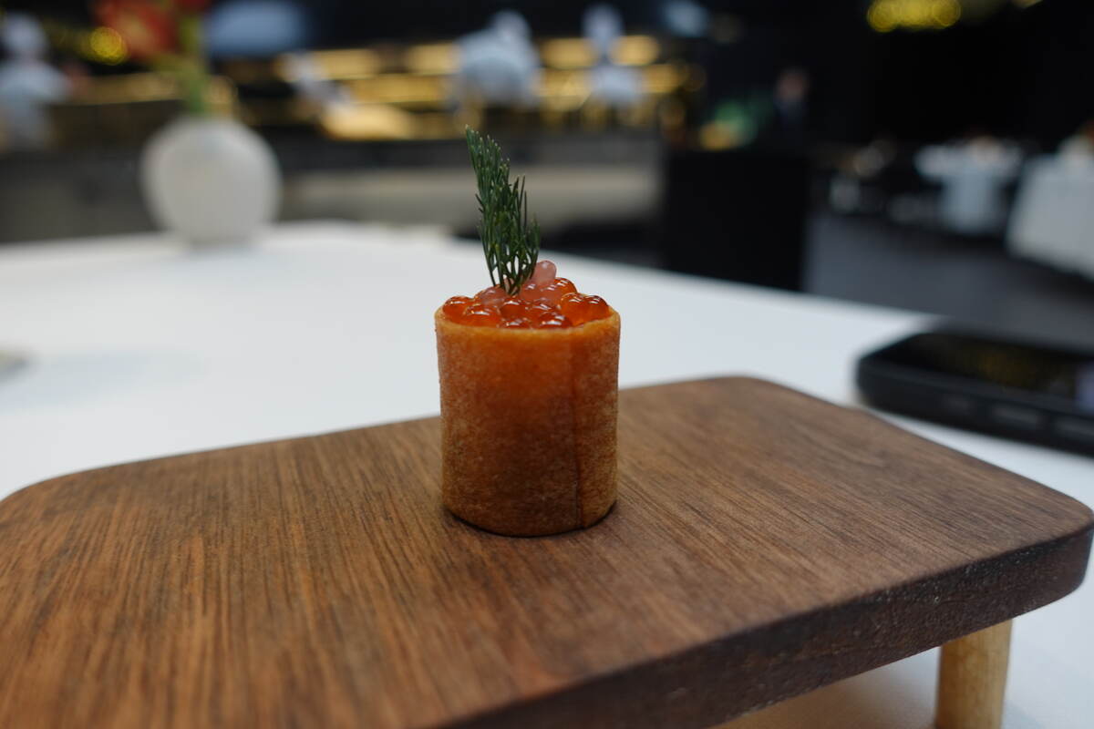 Marinated tuna, roe and 'mojo picón'